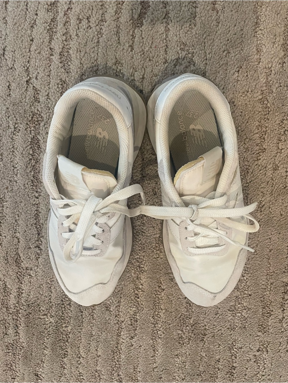 New Balance women’s  White and Light Gray Sneaker Trainers